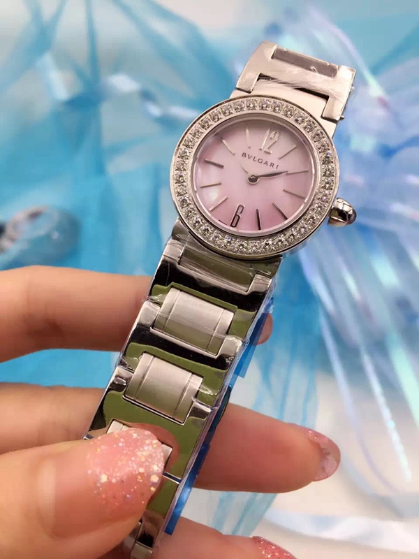 ブルガリ時計正面デザイン